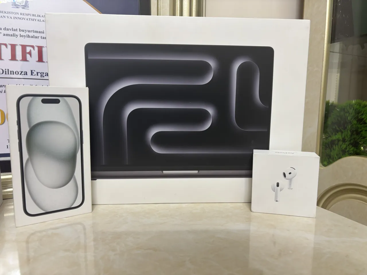 Iphone 15 — Uy-ro'zg'or antikvar buyumlari, XIX asr va undan oldin uslubi